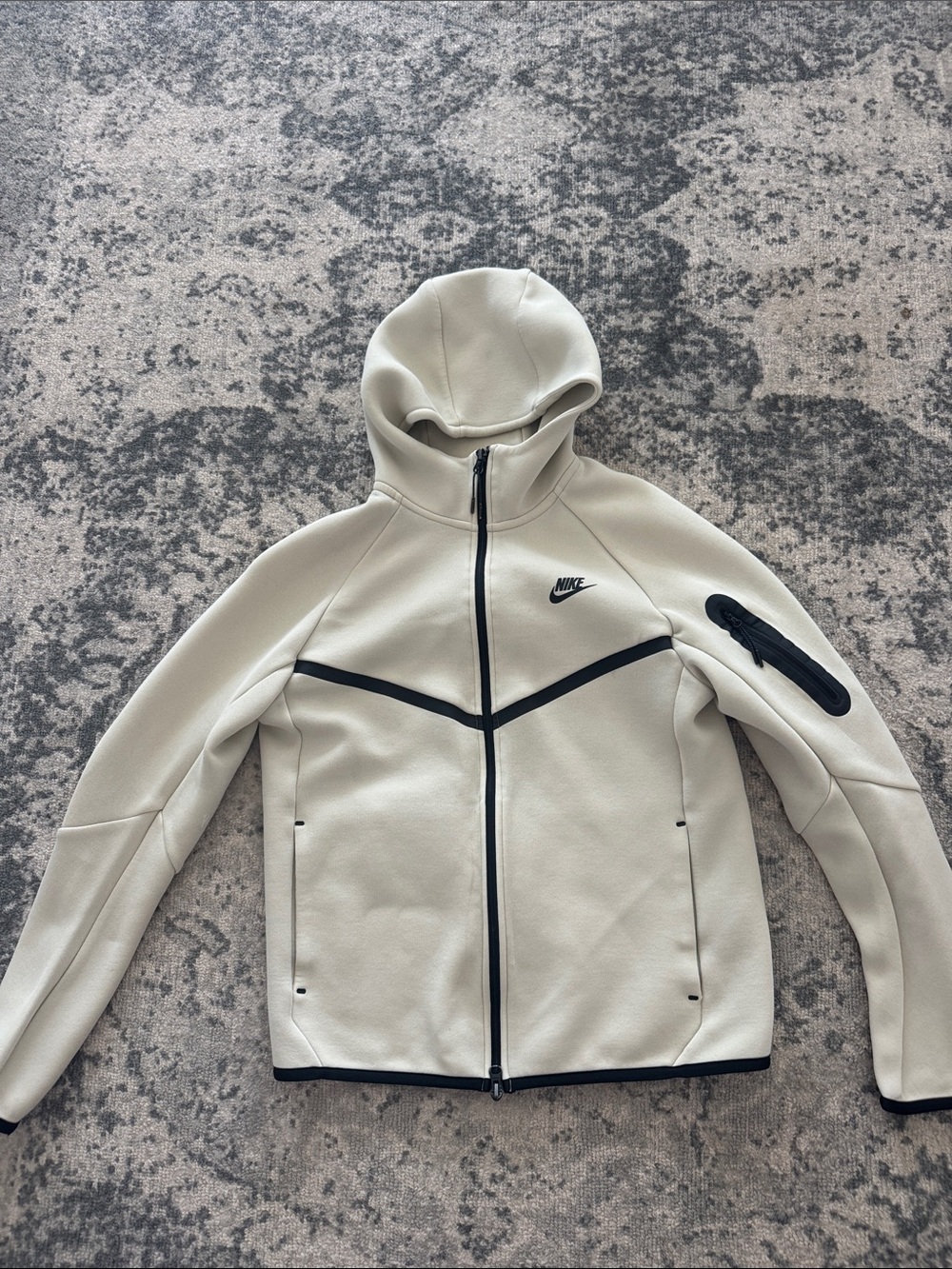 Nike Men’s Hooded Zip Performance Jacket in Off-White with Black Trim